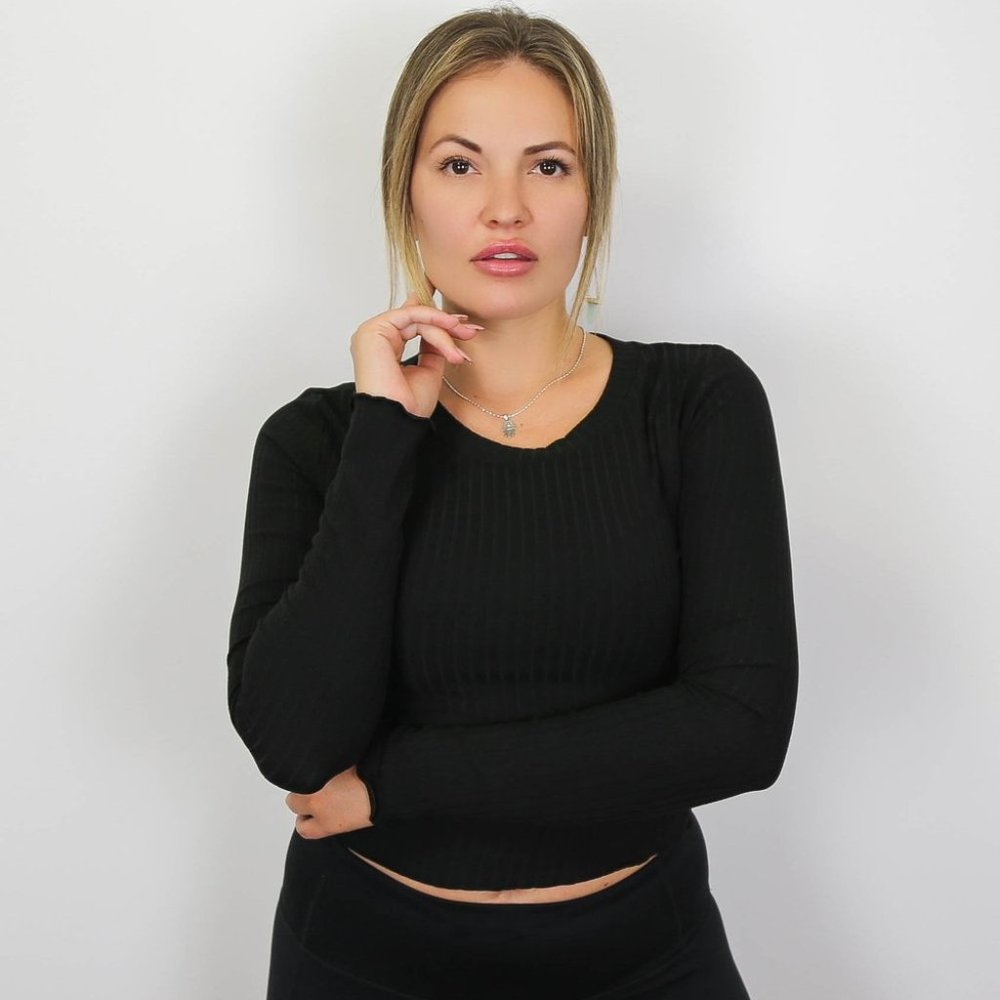 BLACK DAISY TOP